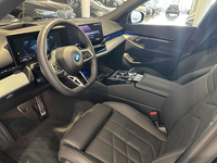 BMW (G60) 530E XDRIVE 299 M SPORT