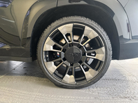 BMW (G09) XM 4.4 V8 653