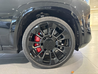 BMW (G09) XM LABEL RED 4.4 V8 748